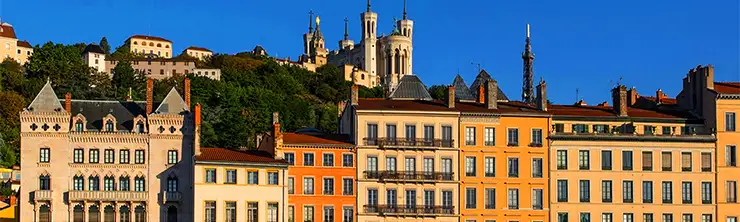vieux lyon et vue sur la basilique fourvière