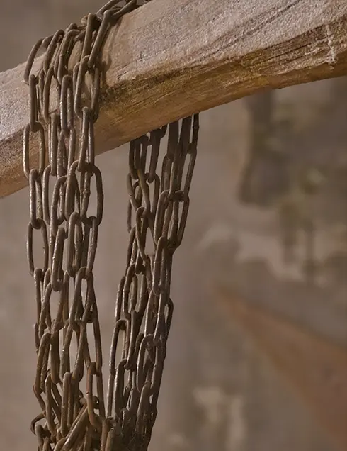 Chaine sur un bois - Escape Game Bourgoin